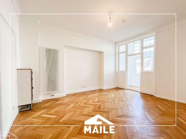 Sanierte 3 Zimmer Altbauwohnung mit EBK, Balkon und Loggia