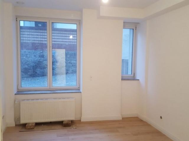 Sanierte 3 Zimmer Altbauwohnung mit modernster Technik, großem Garten, Parkplatz, zentrale Lage von Wiesbaden