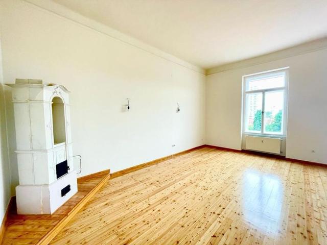 Sanierte 3 Zimmer Altbauwohnung in Uninähe Provisionsfrei!