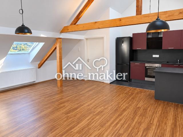 Sanierte 3 Zimmer Dachgeschosswohnung mit Stellplatz und Keller in 94362 Neukirchen