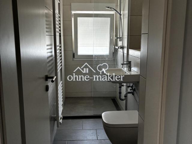 Sanierte 3 Zimmer Dachgeschosswohnung in kernsaniertem Haus