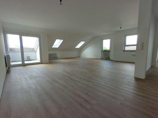 Sanierte 3 Zimmer DG Wohnung mit Einbauküche in Unterjettingen
