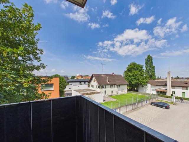 Sanierte 3 Zimmer Eckwohnung mit westseitiger Terrasse – Ruhelage mit bester Infrastruktur