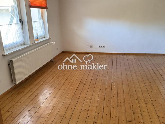 Sanierte 3 Zimmerwohnung mit Altbaucharme