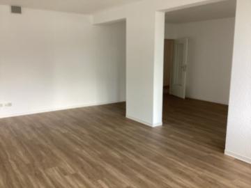 Sanierte 3 Zimmerwohnung mit Balkon