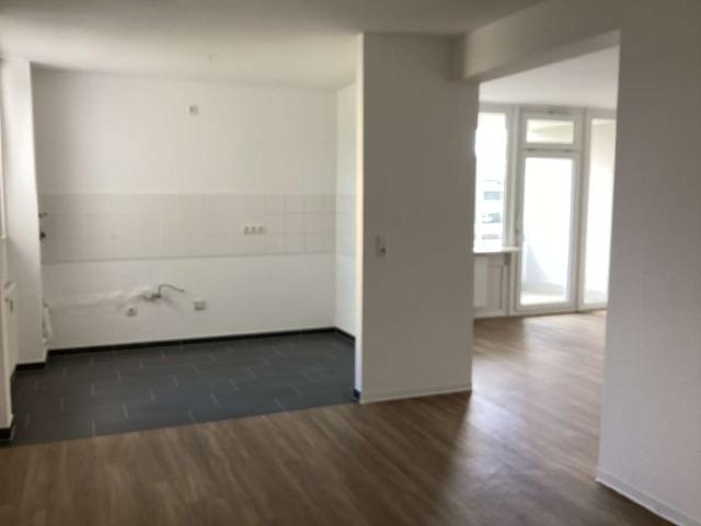 Sanierte 3 Zimmerwohnung mit Balkon