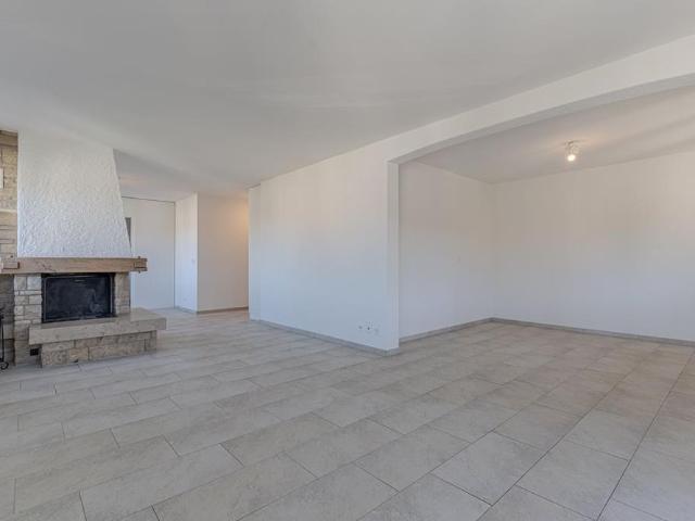 Sanierte 3.5 Maisonette Wohnung über 120m2 mit Cheminée zu vermieten