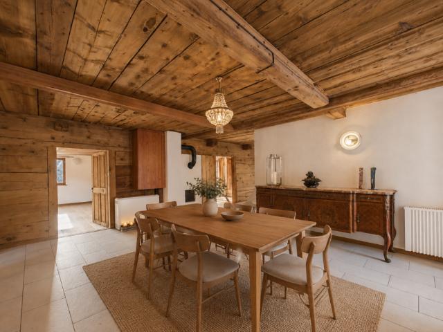 Sanierte 3.5 Zimmer Wohnung im Chalet Stil in Törbel sonnige Hanglage mit Bergsicht