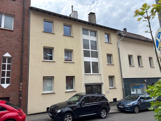 sanierte 3,5 Zimmer Wohnung mit Balkon in 45355 Essen Borbeck