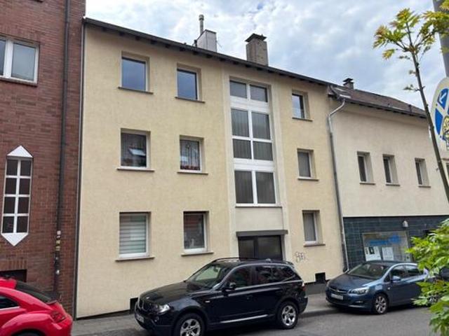 sanierte 3,5 Zimmer Wohnung mit Balkon in 45355 Essen Borbeck