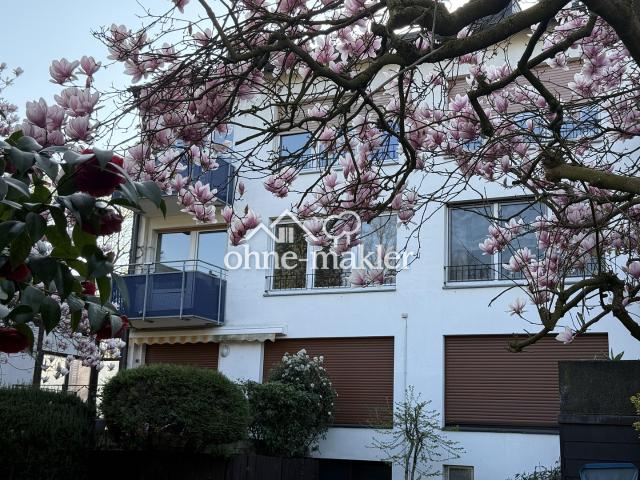 Sanierte 3,5 Zimmer Wohnung mit Balkon in Oberhausen, Garage auf Wunsch
