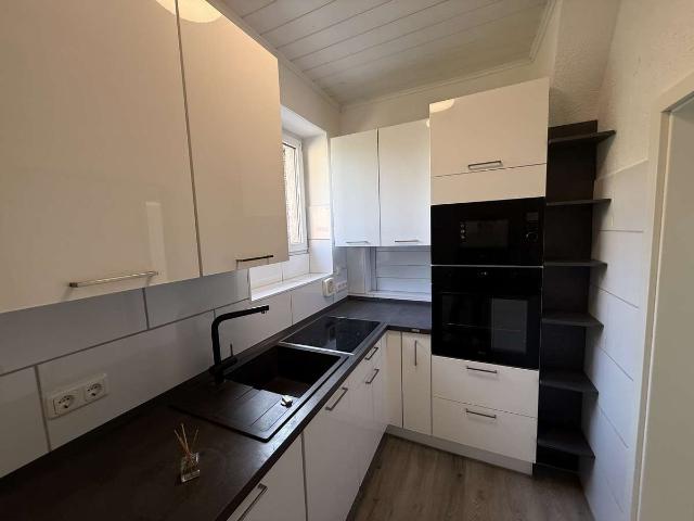 Sanierte 3,5 Zimmer Wohnung mit Einbauküche