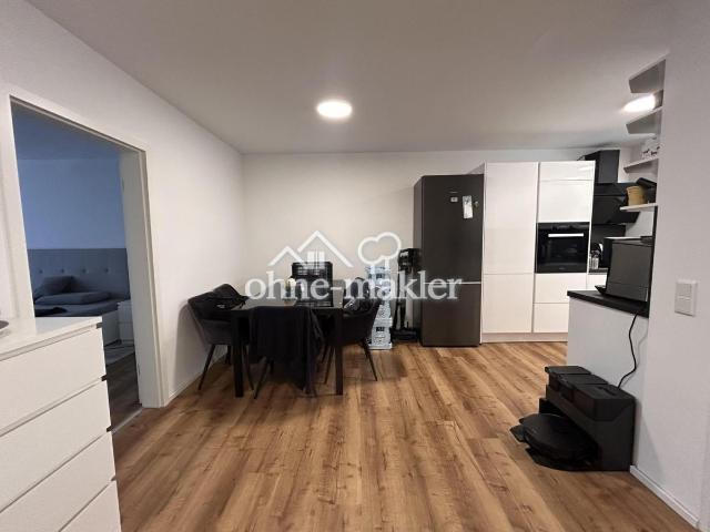 Sanierte und großzügige 2,5 Zimmer Wohnung mit Wintergarten!