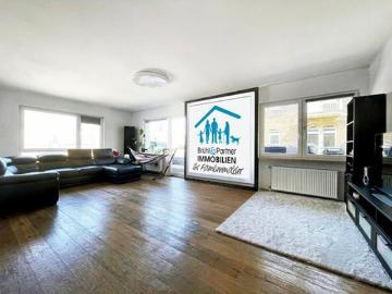 Sanierte und helle Etagenwohnung mit großem Balkon in zentraler Lage Blick auf die Germania
