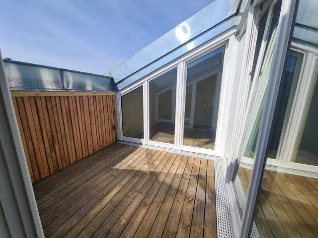 Sanierte Wohnung mit traumhaftem Blick von der Dachterrasse!