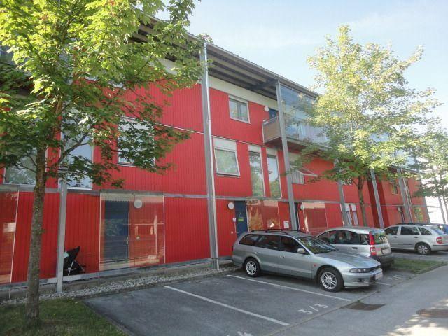 Sanierte Wohnung mit PKW Abstellplatz und Lift