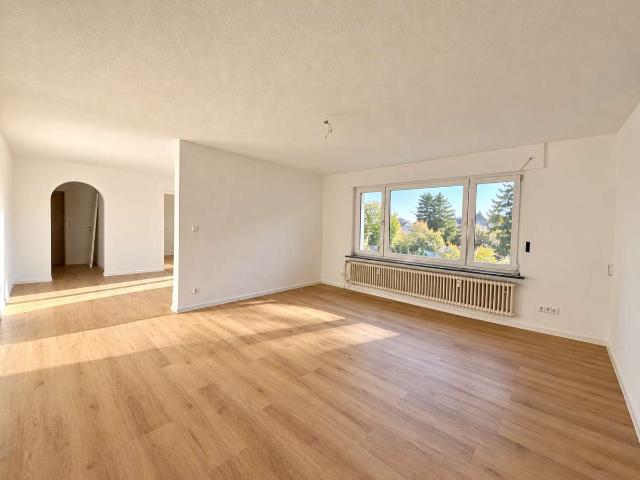Sanierte Wohnung mit schöner Dachterasse
