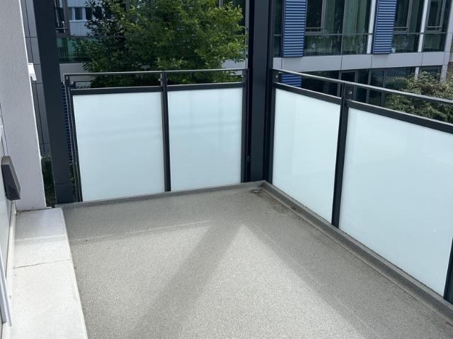 Sanierte Wohnung am Glinder Markt mit großem Balkon