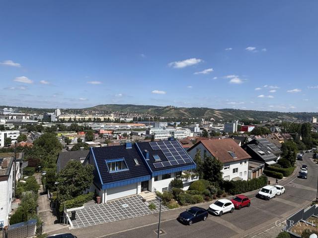 Sanierte Wohnung in herrlicher Aussichtslage!