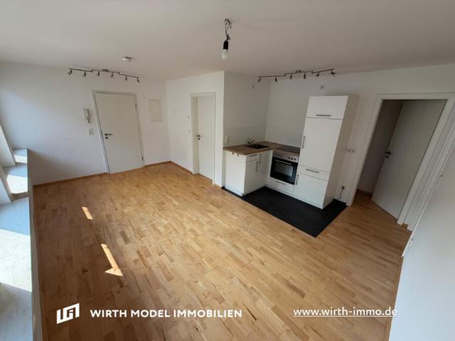Reserviert: Sanierte Zwei Zimmer Wohnung mit EBK in zentraler Innenstadtlage – Wirth Model Immobilien