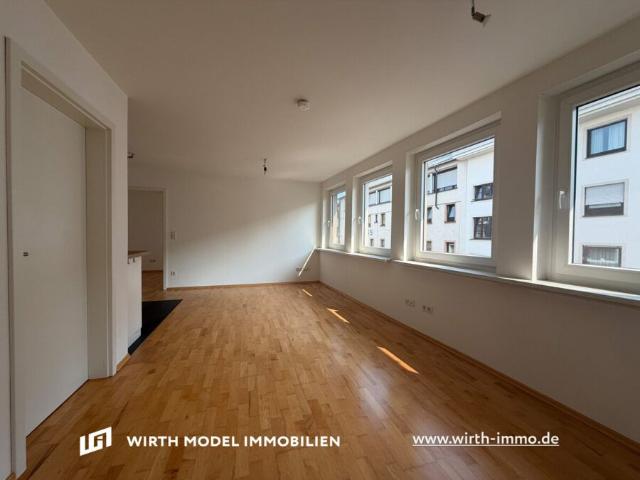 Reserviert: Sanierte Zwei Zimmer Wohnung mit EBK in zentraler Innenstadtlage