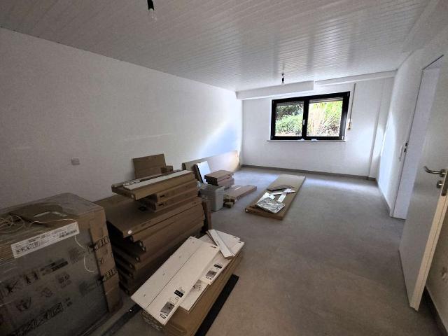 Sanierte Zweizimmerwohnung mit Terrasse