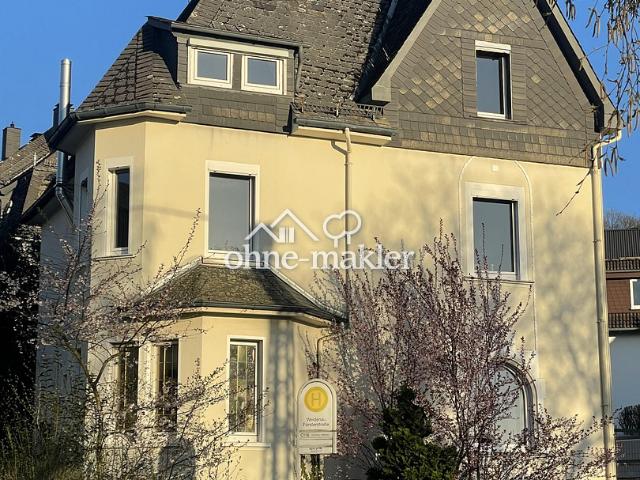 Sanierte Altbauvilla mit 7 Zimmern in Weidenau