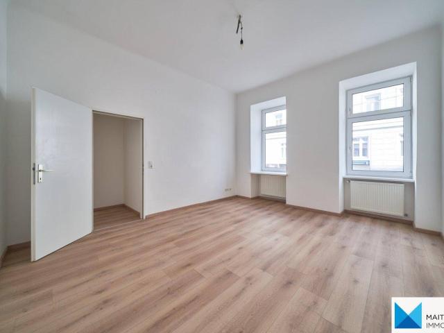 Sanierte Altbauwohnung mit 3 Zimmern *WG tauglich