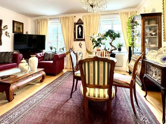 Sofort verfügbar! Sanierte Wohnung mit Petzenblick und guter Bahnanbindung