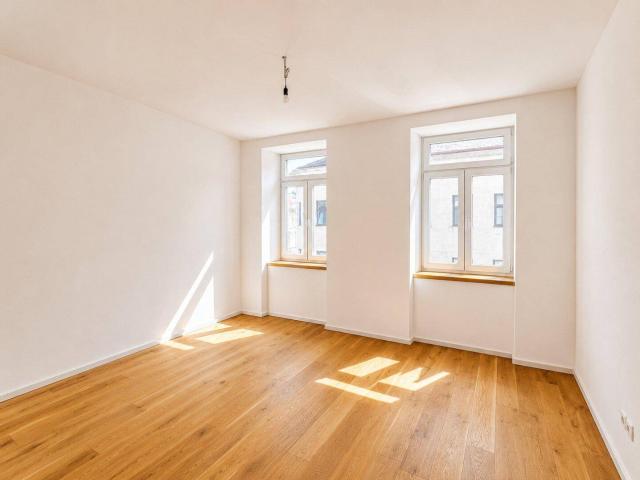 Sanierte Altbauwohnung im 1.OG – 2 Zimmer 1100 Wien