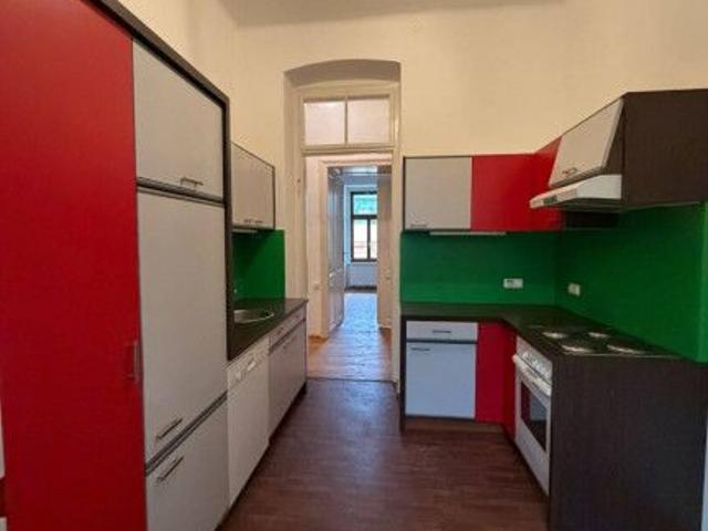 Sanierte Altbauwohnung in Pöllau! 81,5 m² im Hochparterre mit hohen Räumen, alten Holzböden und Flügeltüren