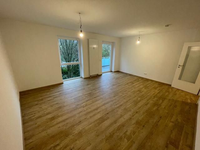 sanierte Balkonwohnung*Tageslichtbad*Dusche+Wanne*Parkett