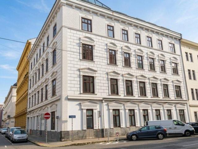 Sanierte Dachgeschosswohnung beim Augarten und Praterstern ! Bestandsfrei !