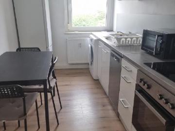 Sanierte Dreiraumwohnung in schöner Wohnlage mit Einbauküche!