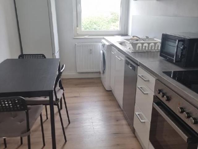 Sanierte Dreiraumwohnung in schöner Wohnlage mit Einbauküche!