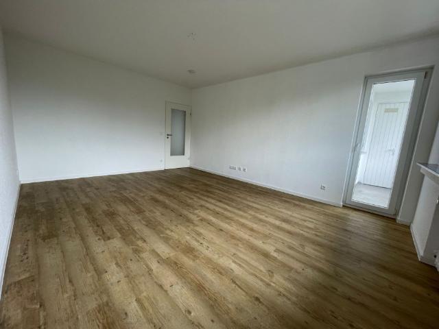 sanierte Erdgeschosswohnung mit Balkon