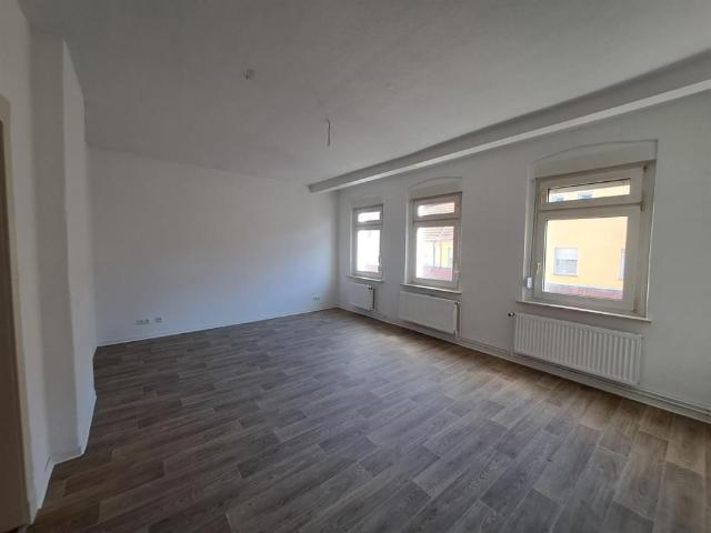 Sanierte Familienwohnung in ruhiger Lage