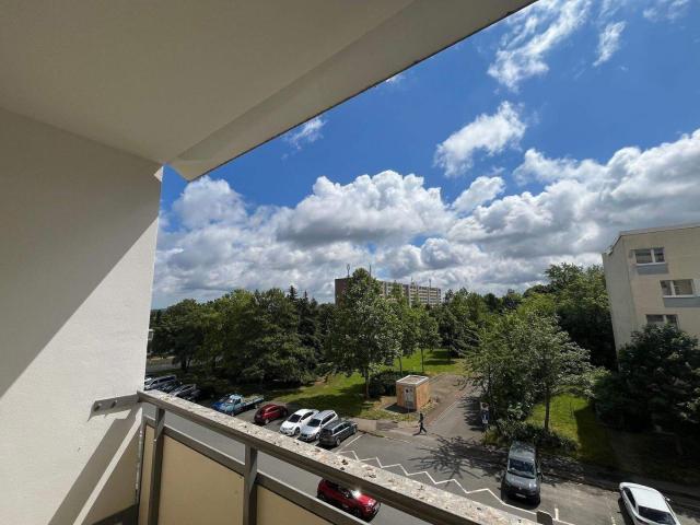 Sanierte Familienwohnung mit Balkon und EBK!