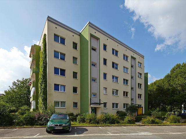 Sanierte Familienwohnung mit großem Balkon