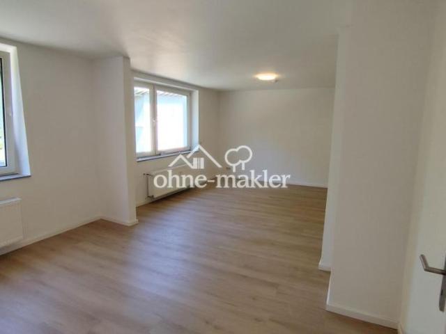 Sanierte, helle 110 qm Wohnung mit 4,5 Zimmern in der Holzstraße