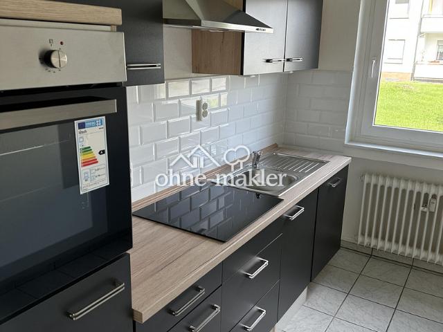 sanierte helle 3 Zimmer Wohnung mit Einbauküche, Balkon und Stellplatz