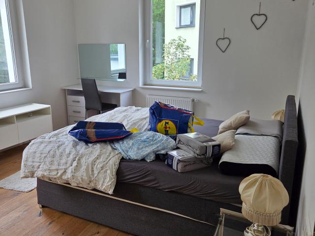 Sanierte helle und moderne Wohnung mit großer Terrasse