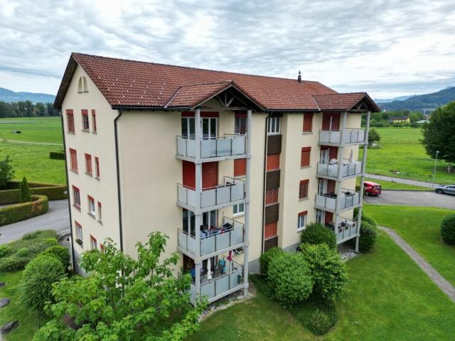 Sanierte Küche Wohlfühlende 4.5 Zimmerwohnung an ruhiger Lage