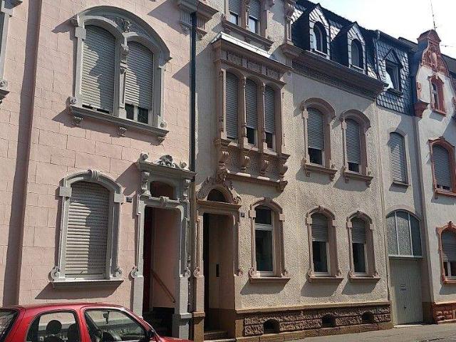 Sanierter ALTBAU, ruhige Trier SÃ¼d Lage, mit PantrykÃ¼che