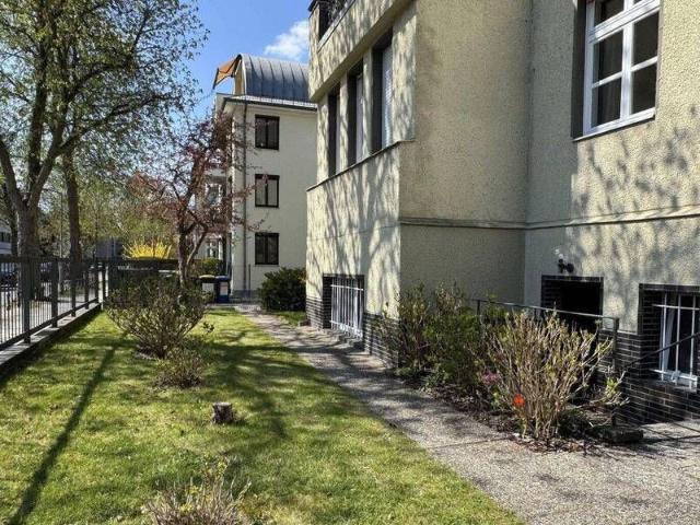 Sanierter Erstbezug sehr helle 2 Zimmerwohnung, auch als Gewerbe nutzbar