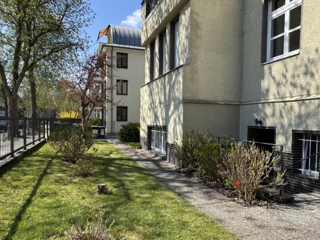 Sanierter Erstbezug sehr helle 2 Zimmerwohnung, auch als Gewerbe nutzbar