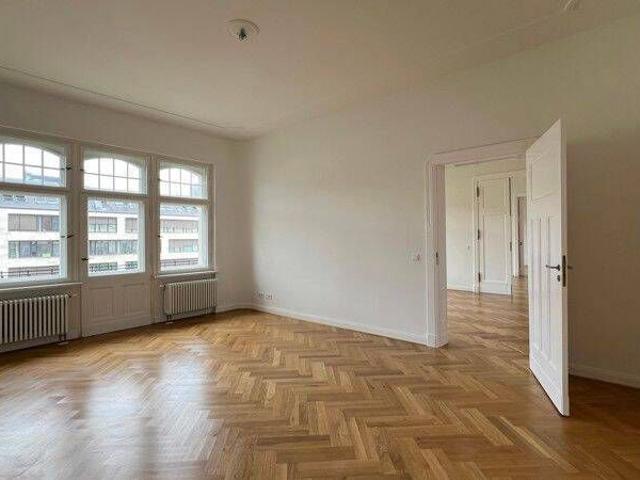 Sanierter Stuckaltbau in Traumlage