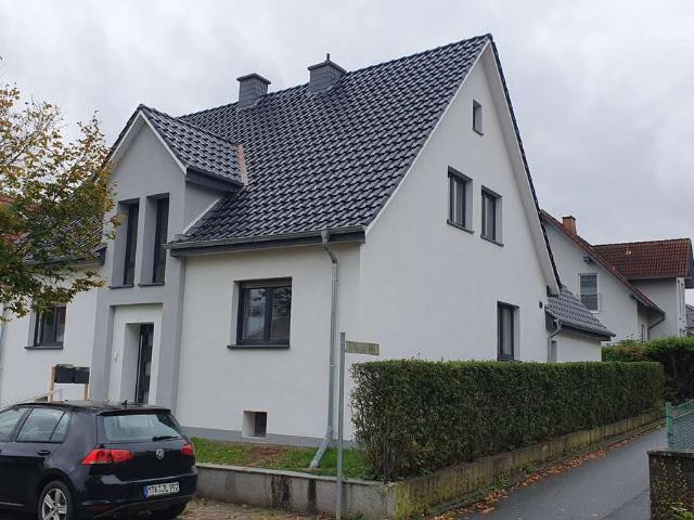 Saniertes 2FH, EG Wohnung, Zentrumsnah, 2 Tageslichtbäder, EBK, Garten, Garage