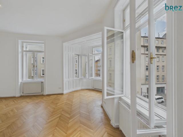 Saniertes Altbaujuwel mit Erker und Balkon im Fasanviertel