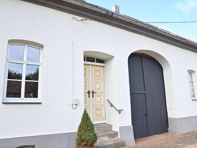 Saniertes Grundstück mit Zwei Wohneinheiten und Garten. in Fichtwald